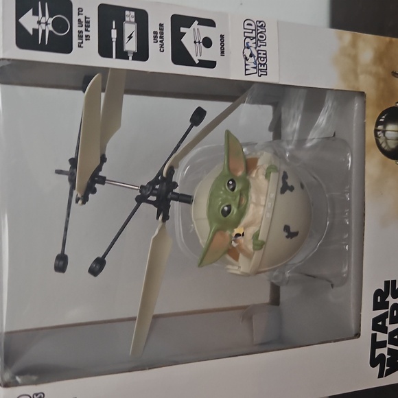 Star Wars The Child Motion Sensing Flying Toy - Picture 2 of 11
